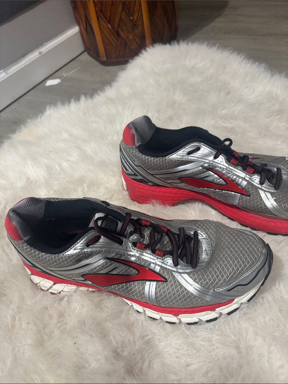 Brooks Men's Gray and Red Athletic Running Shoes